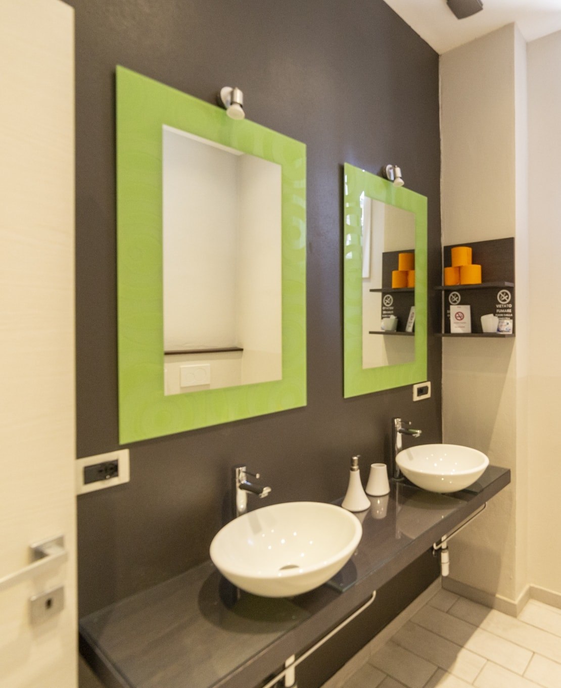 Bagno privato con doppio lavabo